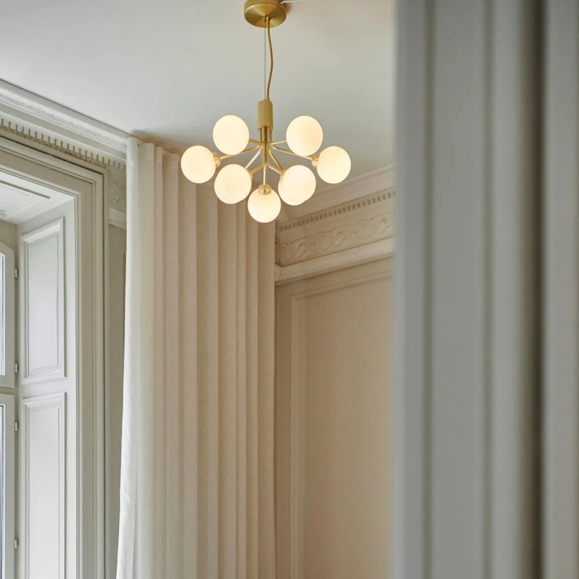 Nuura Apiales 9 messing/opal