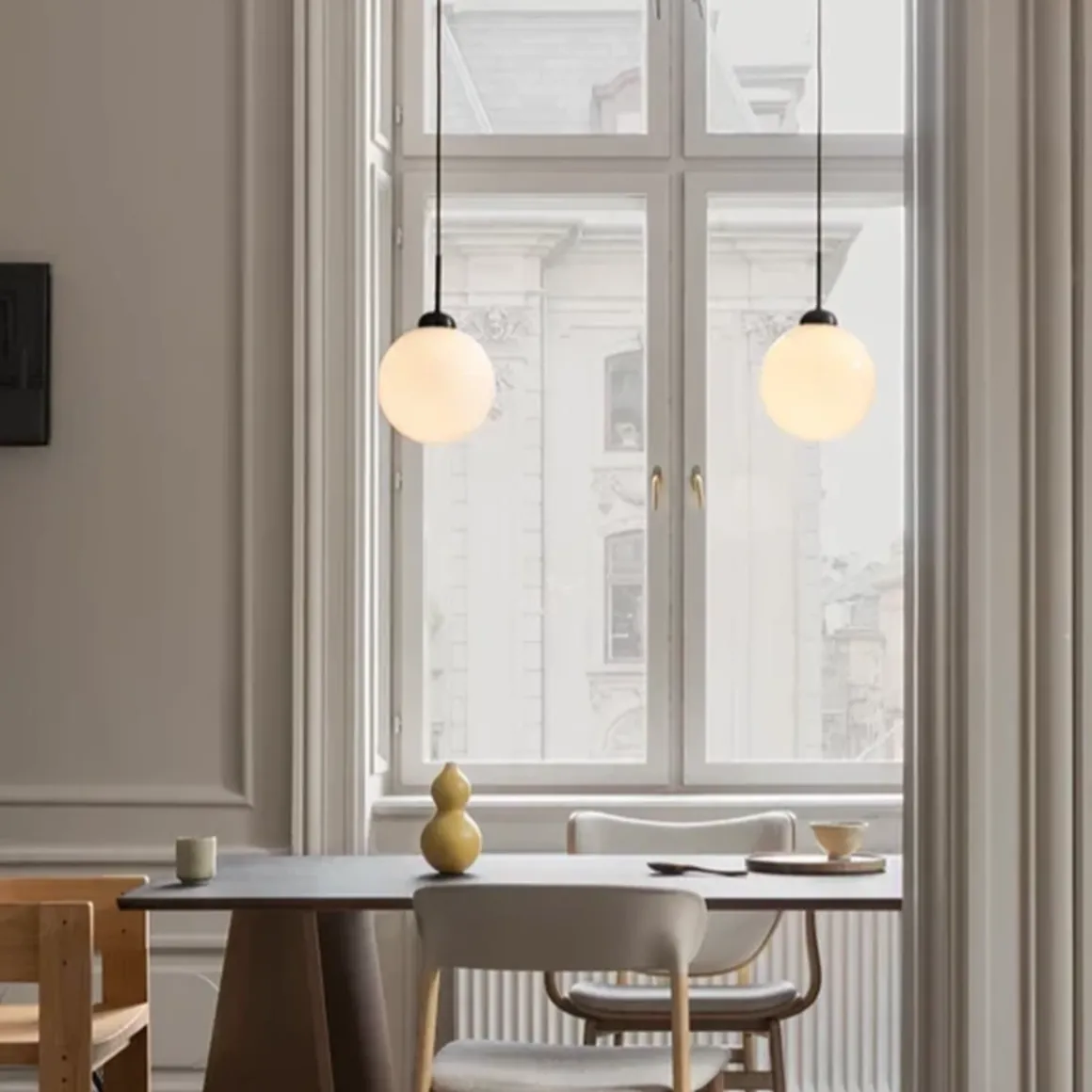 Nuura Apiales 1 taklampe - Satin svart/ opal