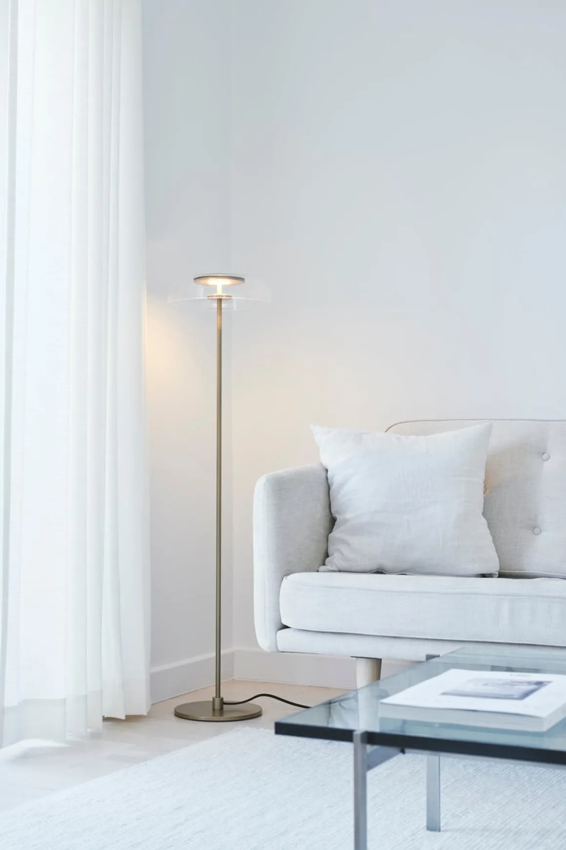 Nuura Blossi gulvlampe Nordic Gold