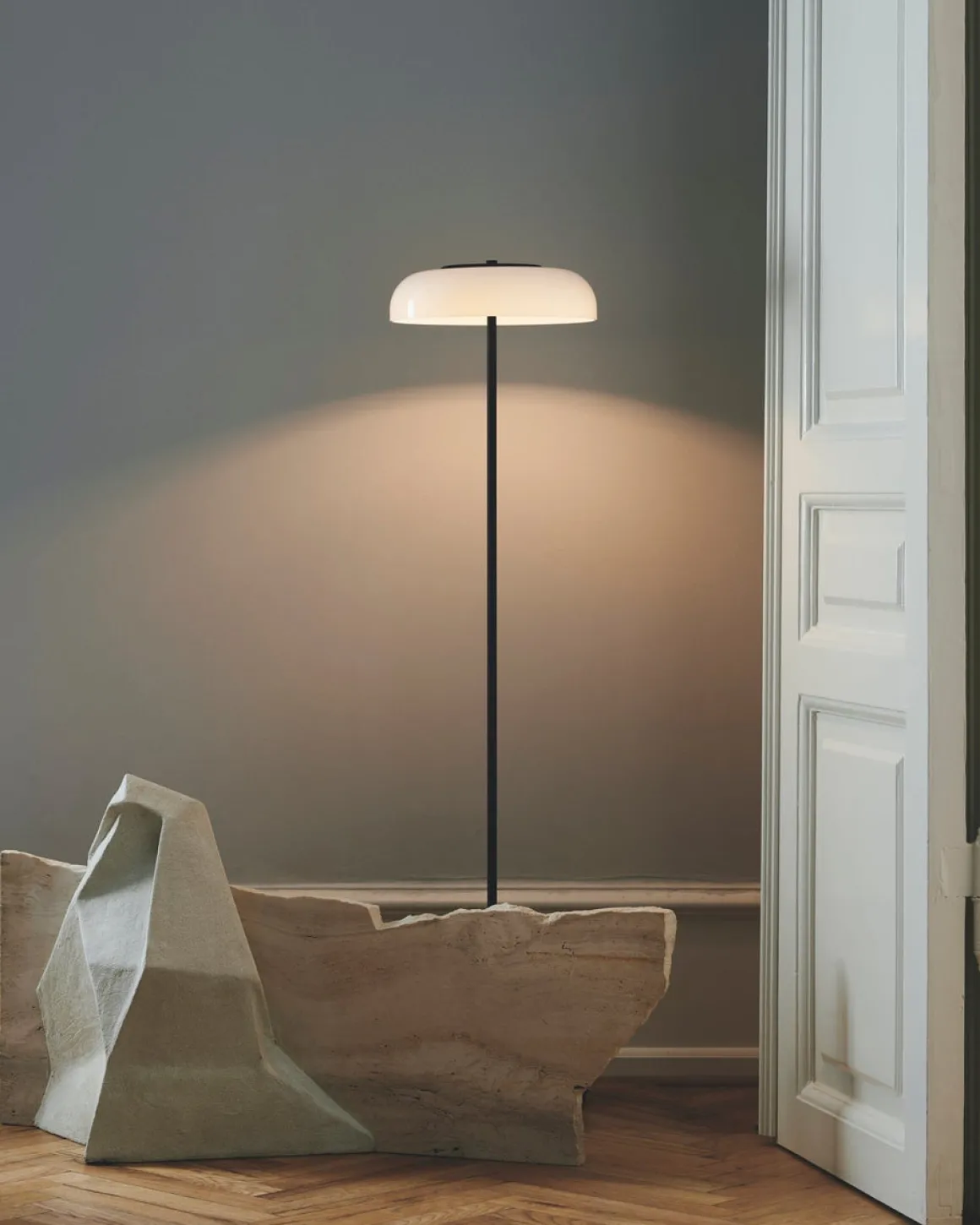 Nuura Blossi gulvlampe svart