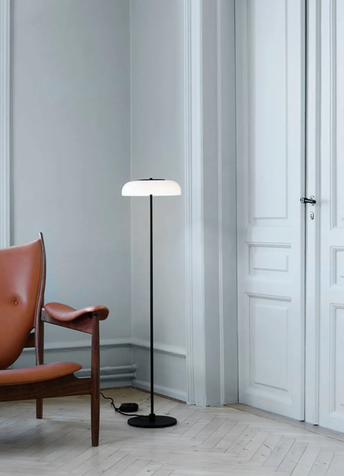 Nuura Blossi gulvlampe svart