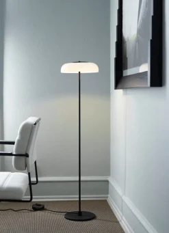 Nuura Blossi gulvlampe svart