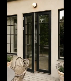 Nuura Liila 1 utendørslampe - mørk bronse/opal