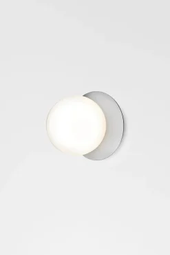 Nuura Liila 1 vegglampe/taklampe - medium - light silver / opal