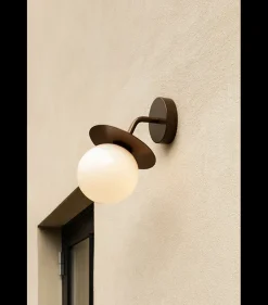 Nuura Liila utendørslampe - bronse/opal