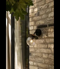 Nuura Liila utendørslampe - svart/optikk