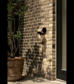 Nuura Liila utendørslampe - svart/optikk