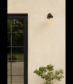 Nuura Liila utendørslampe - bronse/optikk