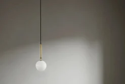 Nuura Miira 1 messing / opal