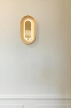 Nuura Sasi Small vegglampe - Messing