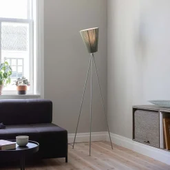 Oslo Wood gulvlampe lysegrå med skjerm