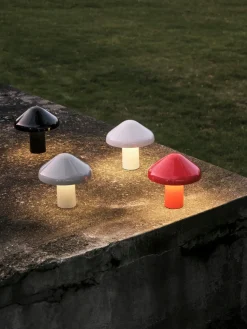 Pao Bærbar bordlampe - Rød