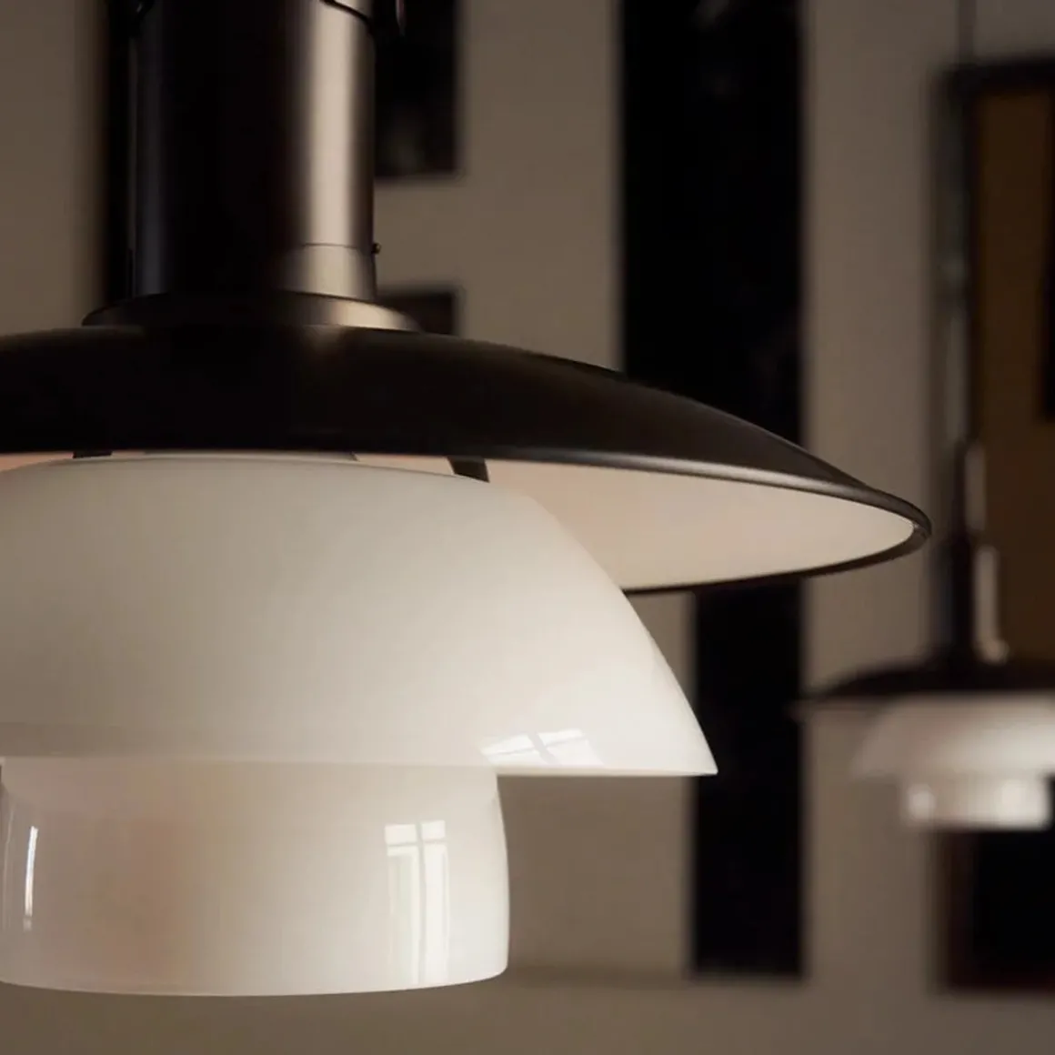 PH 3/3 aged brass opal takpendel