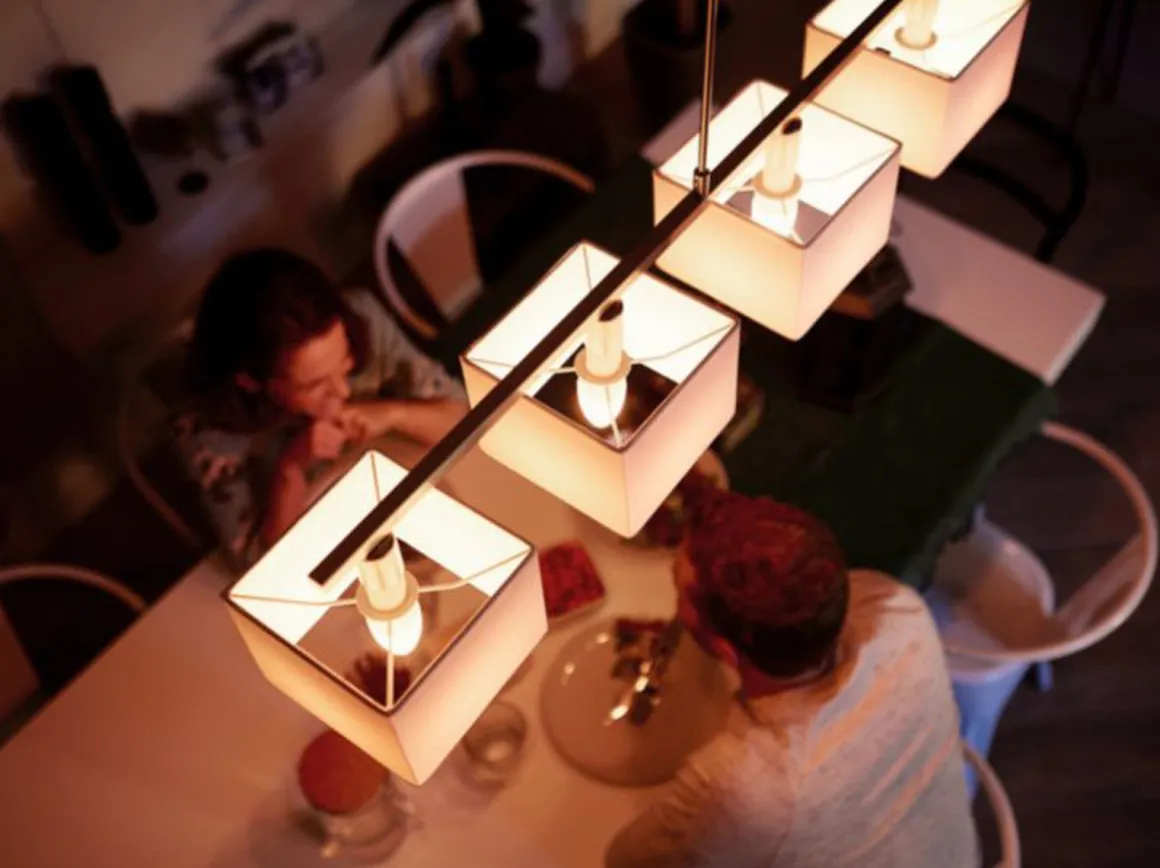 Philips Hue B39 E14 lyspære 5,2W 2200-6500K White Ambiance - 2 pakning