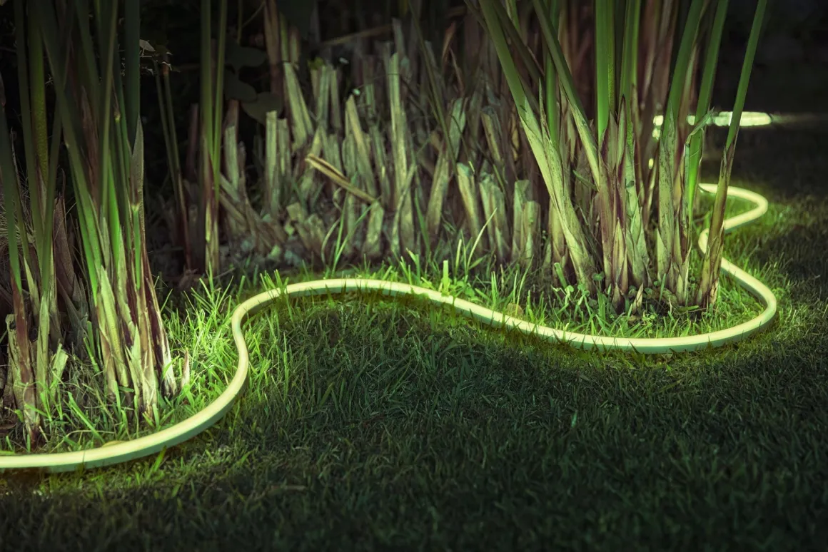 Philips Hue LED strip Outdoor 5 meter - White og farget stemning