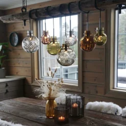 Rav Krystallkuler 7 stk med baldakin i eik