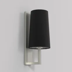 Riva 350 vegglampe IP44 med skjerm