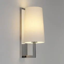 Riva 350 vegglampe IP44 med skjerm