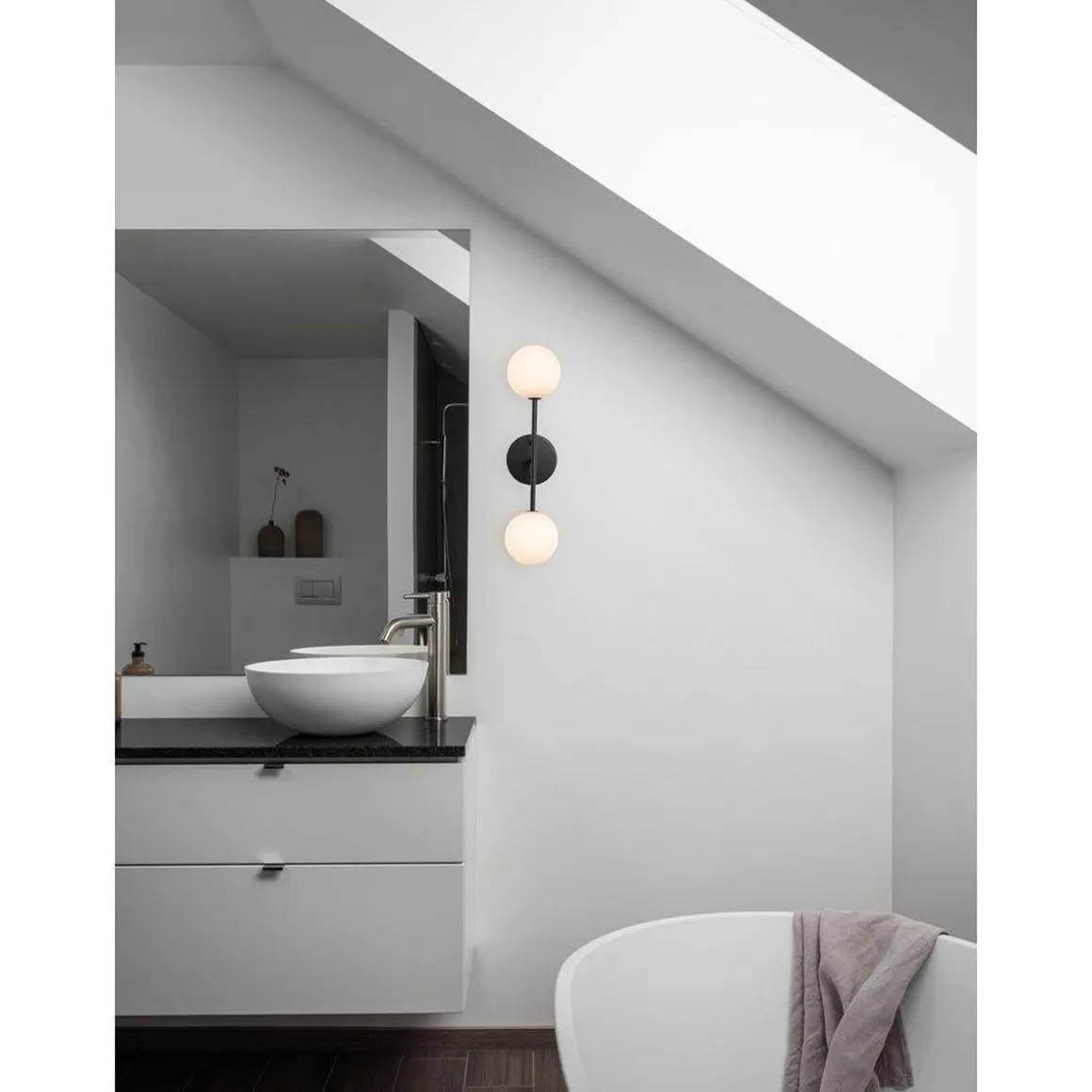 Sigma vegglampe dobbel IP23 - Svart/Opal