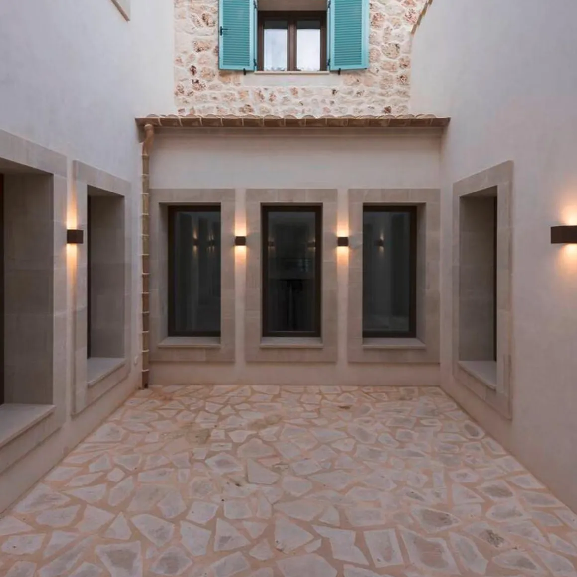 Sitra cube vegglampe utendørs opp/ned IP44