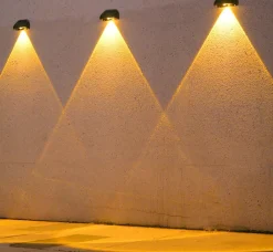 Solar vegglampe 2W 3000 Kelvin IP65 utendørs med solcelle