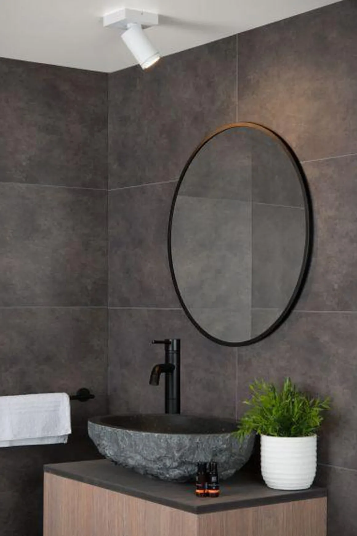 Taylor spot 1 lys IP44 baderom warm to dim 5W 2200-3000K