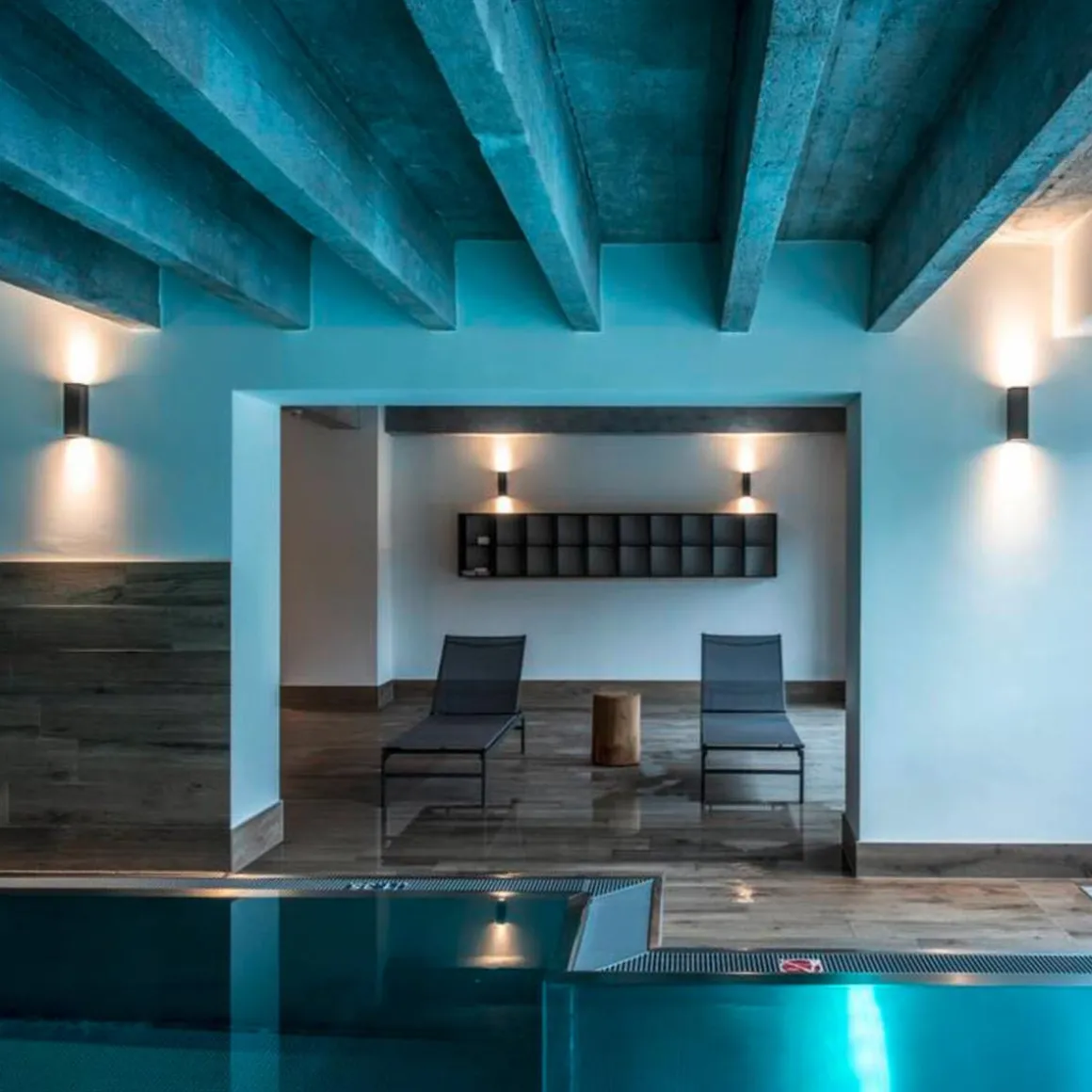 Theo vegglampe utendørs opp/ned IP44