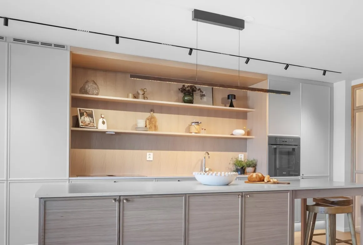 Vanessa takpendel 128 cm opp/ned lys 2700 Kelvin