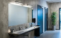 View vegglampe baderom 46 cm 2700K 16W IP44 m/Stikkontakt