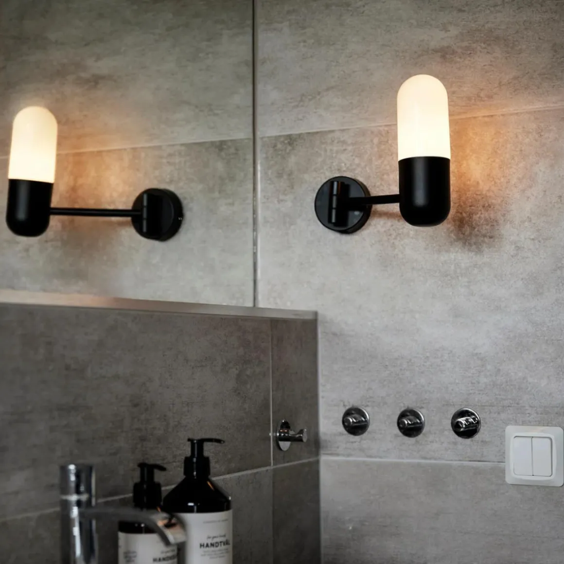 Zeta vegglampe IP44 - Svart