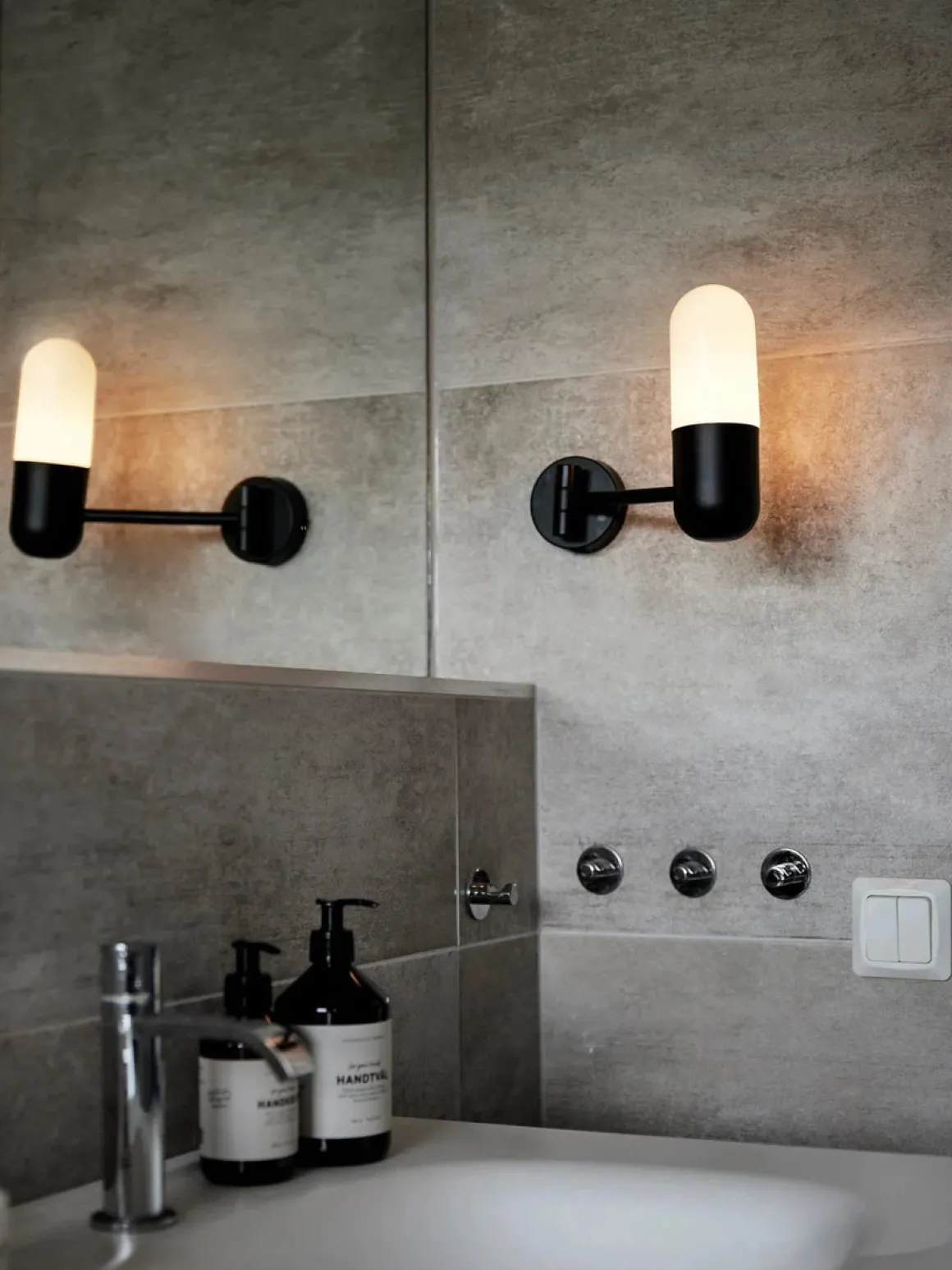 Zeta vegglampe IP44 - Svart